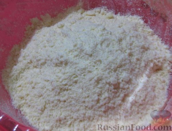 Пирожки с колбасой и сыром (из песочно-кефирного теста)