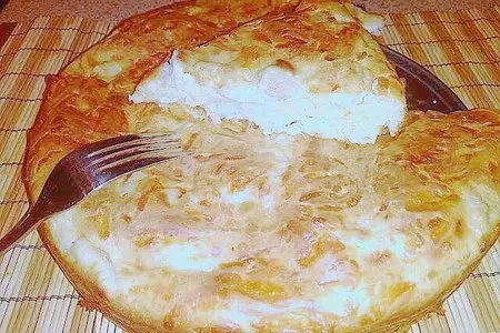 Пирог с куриной грудкой и сыром