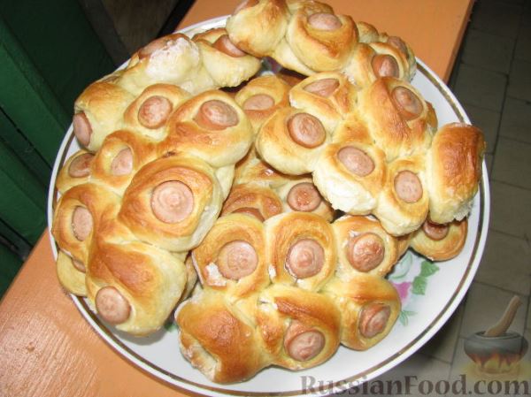 Булочки с сосисками «Гусенички»