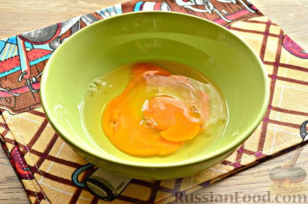 Роллы из яичных блинчиков с рисом и огурцом
