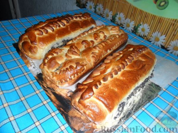 Рулет с маком и изюмом