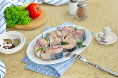 Скумбрия в рассоле кусочками